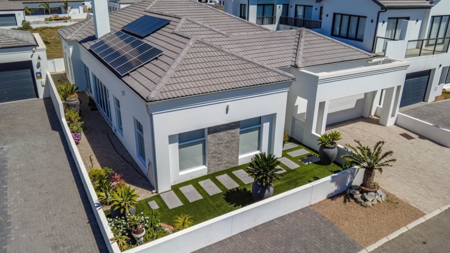 4 Bedroom Property for Sale in Sandy Point Beach Estate Western Cape